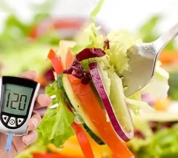 نقش تغذیه در کنترل دیابت: چه غذاهایی باید بخوریم یا از آنها اجتناب کنیم 7 nksh tghthyh dr kntrl dyabt